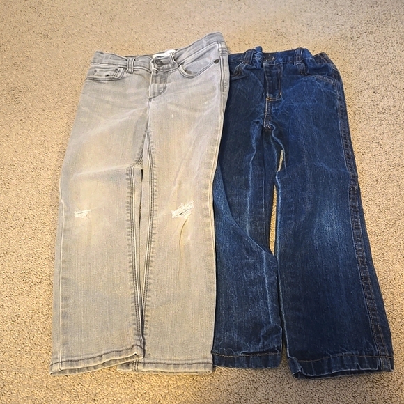 Bundle of tees, jeans & sweaters - Picture 2 of 4